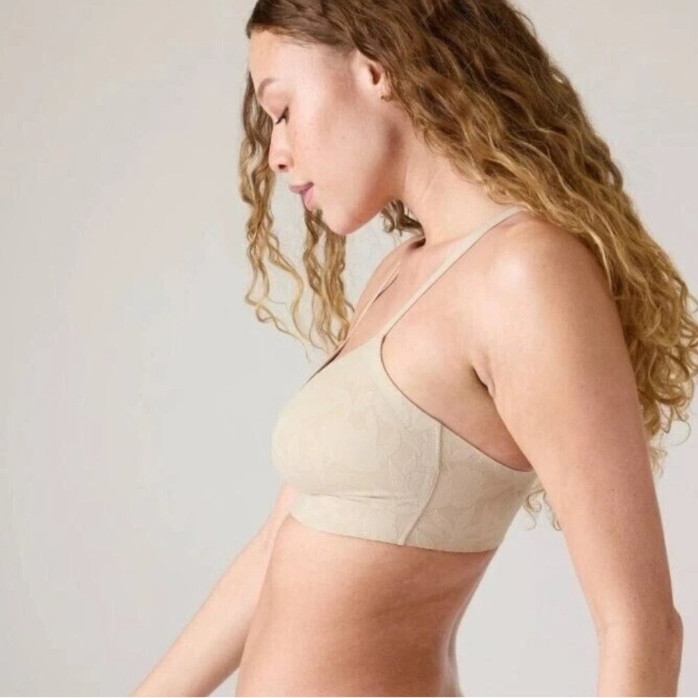 Athleta Ritual Lace Adjustable Bra size L Beige